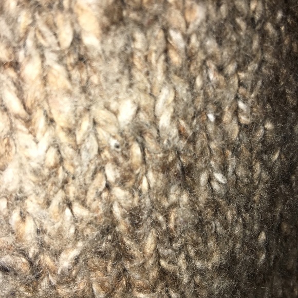 Cute fuzzy cardigan - Picture 4 of 4